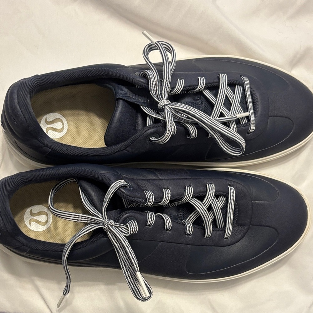 lululemon athletica Men's Navy Sneakers